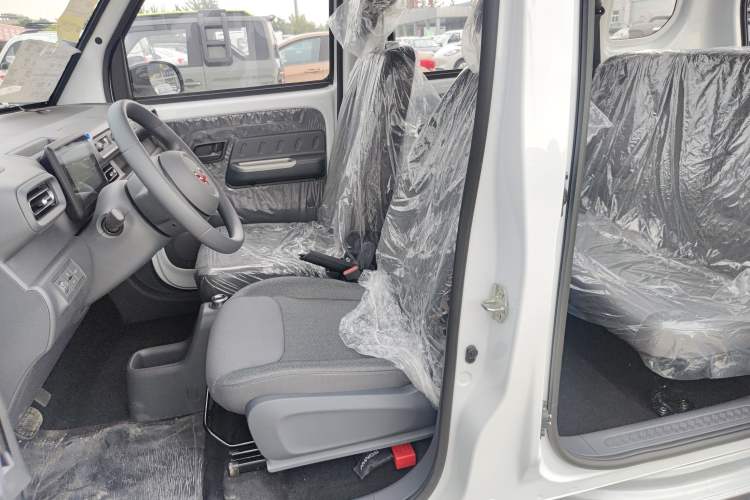 Used Wuling Zhiguang New Energy 2025 Comfort Model