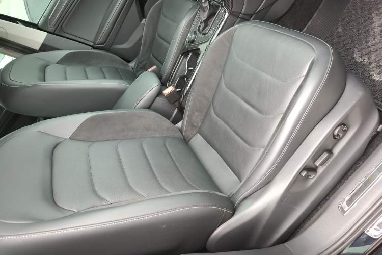 Used Volkswagen Tiguan L 2017 330TSI Automatic Two-Wheel Drive Luxury Edition
