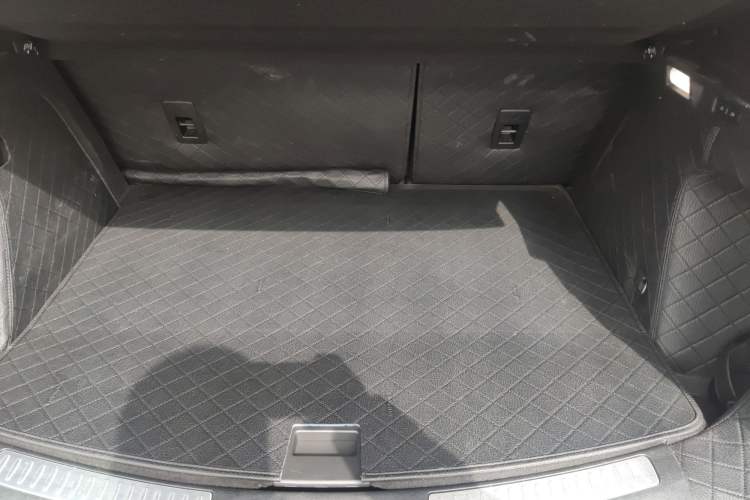 Used Lincoln Corsair 2021 2.0T Two-Wheel-Drive Luxury Edition Trunk