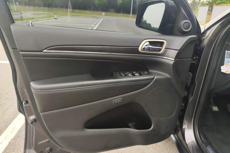 Used Jeep Grand Cherokee 2015 3.0L Comfort Navigation Edition