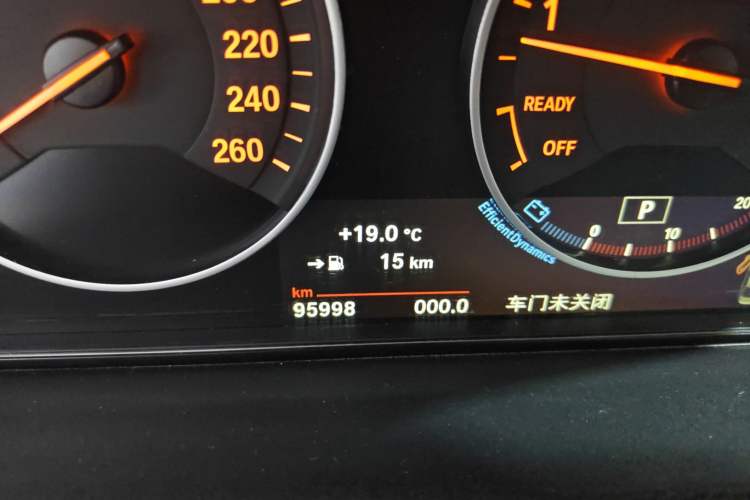 Used BMW 3 Series 2019 320Li Fashion Model Odometer Close Up