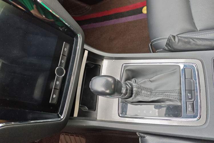 Used Roewe i6 2018 20T Automatic Internet Smart Edition Gear Lever