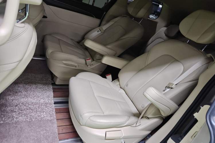 Used Buick GL8 2022 ES Landtrek 653T Luxury Edition Interior 1