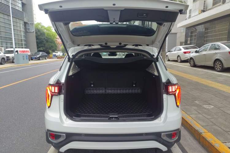 Used Lynk & Co 01 2017 2.0T Two-Wheel-Drive Version