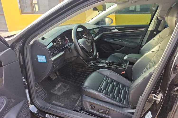 Used Volkswagen Passat 2019 330TSI Elite Edition China VI Interior 1