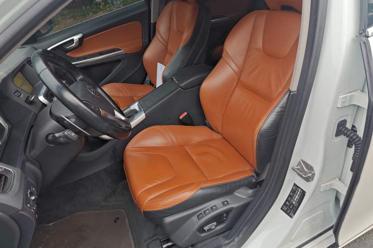 Used Volvo V60 2014 T5 Zhiya Edition