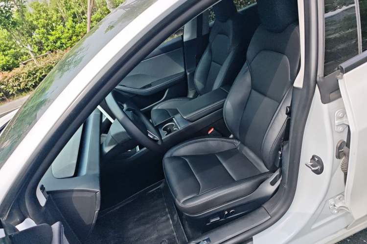 Used Tesla Model 3 2025 Rear-Wheel-Drive Version
