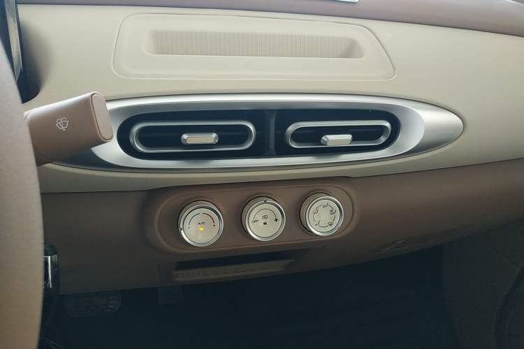 Used Wuling Hongguang MINIEV 2025 Four-Door Version Advanced Edition