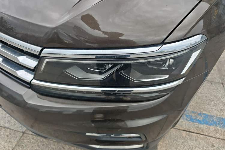 Used Volkswagen Tiguan L 2017 330TSI Automatic Two-Wheel Drive Flagship Edition Left Front Headlight