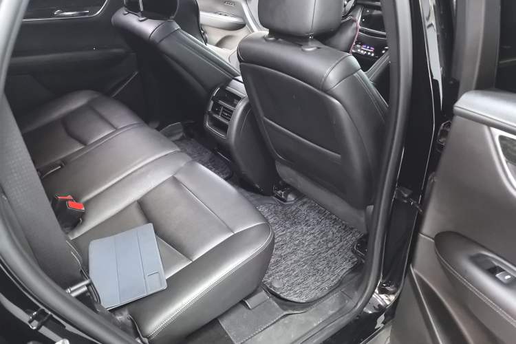 Used Cadillac XT5 2021 28T Luxury Model
