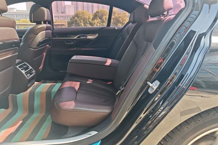 Used BMW 7 Series 2018 730Li Leading Model M Sport Package Left Rear Seat