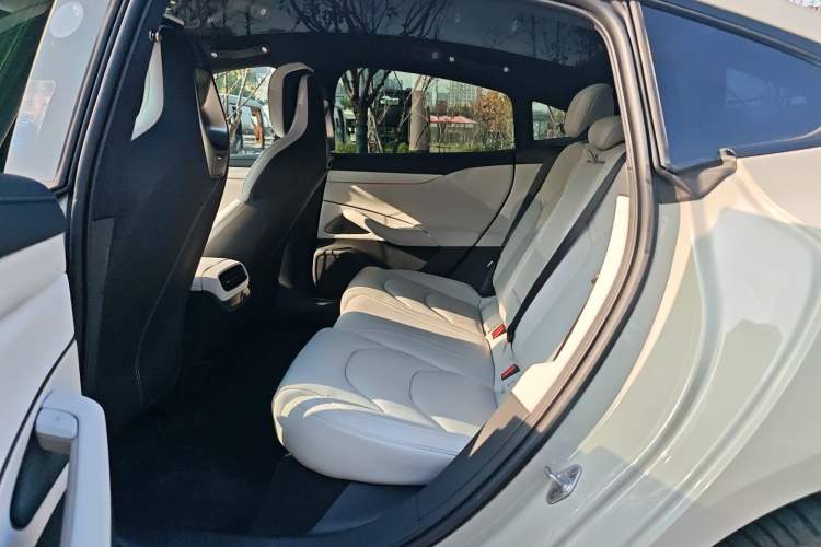 Used Xiaomi Auto SU7 2024 Four-Wheel Drive Ultra-Long Range Advanced Intelligent Driving Max Edition