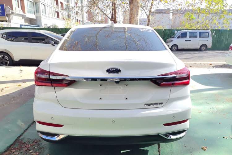 Used Ford Escort 2021 1.5L Automatic Diamond Edition
