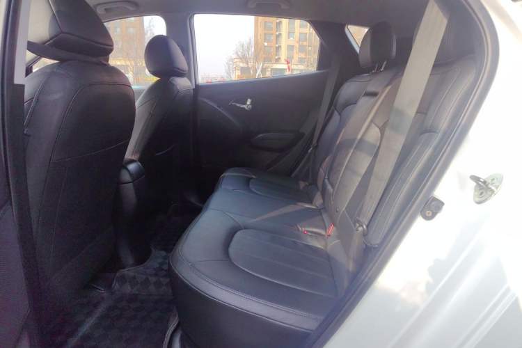 Used Hyundai ix35 2013 2.0L Automatic Two-Wheel Drive Smart GLS China IV Standard