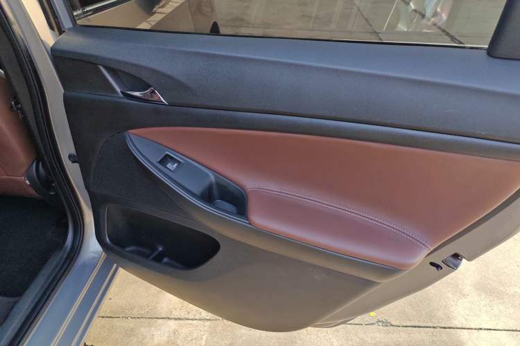 Used Buick GL6 2018 18T 6-Seater Luxury Model
