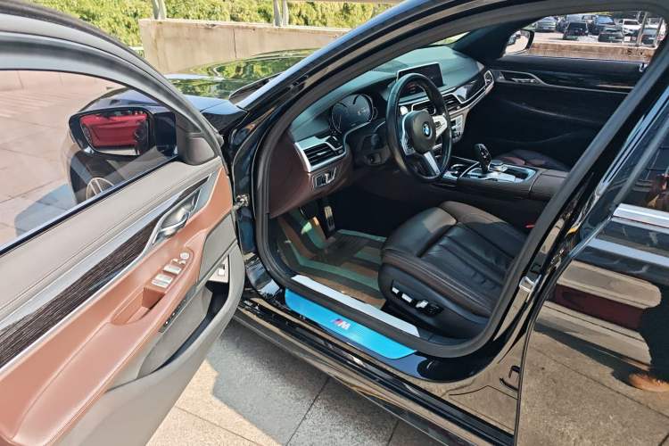 Used BMW 7 Series 2018 730Li Leading Model M Sport Package Driver Seat