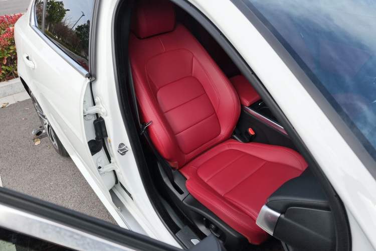 Used Jaguar XEL 2022 2.0T 250 PS R-DYNAMIC S Advanced Sport Edition Right Front Seat