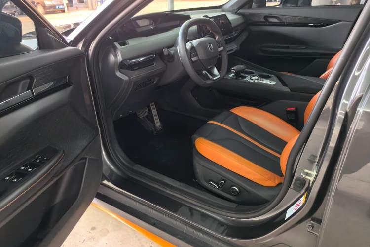 Used CHANGAN UNI-V 2024 1.5T Prestige Sport Edition Interior 1