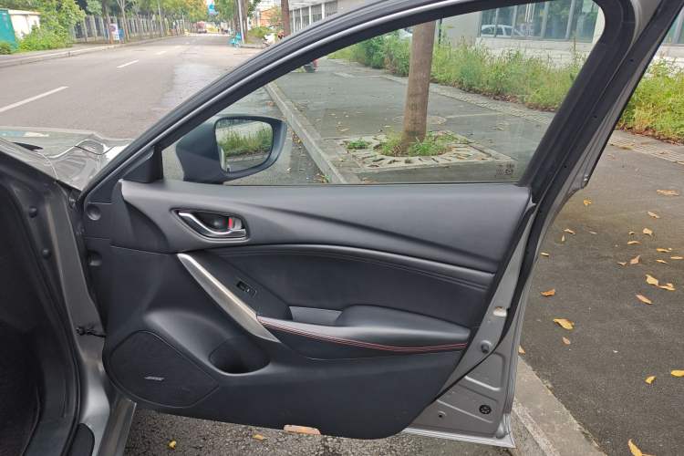 Used Mazda Atenza 2015 2.5L Blue Sky Prestige Edition
