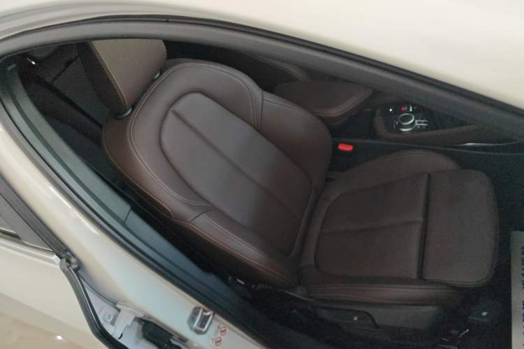 Used BMW X2 2021 sDrive25i Leading Model M Off-Road Package Right Front Seat