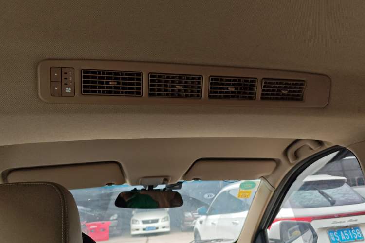 Used Wuling Hongguang 2018 1.5L S Comfort Model L2B Interior 1