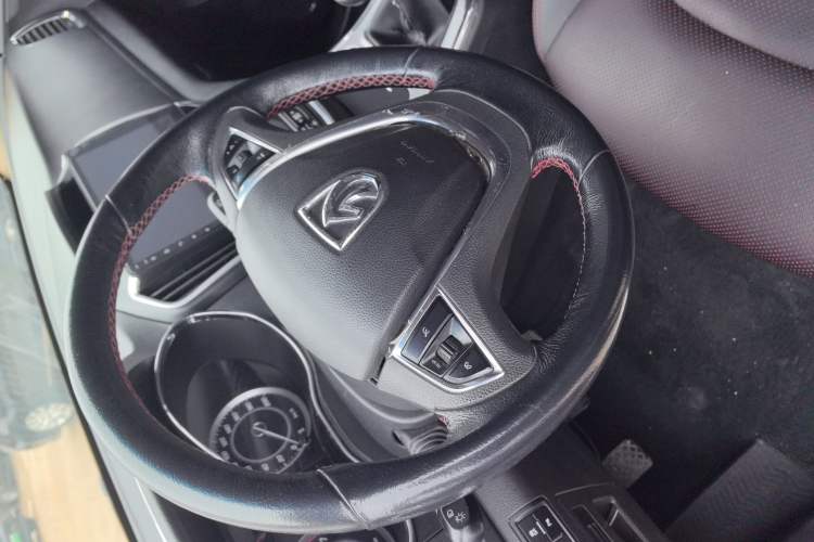 Used Baojun 560 2015 1.8L manual luxury version
