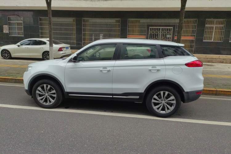 Used Geely Auto Emgrand X7 Sport 2016 2.0L Manual ZhiShang Version Exterior 5