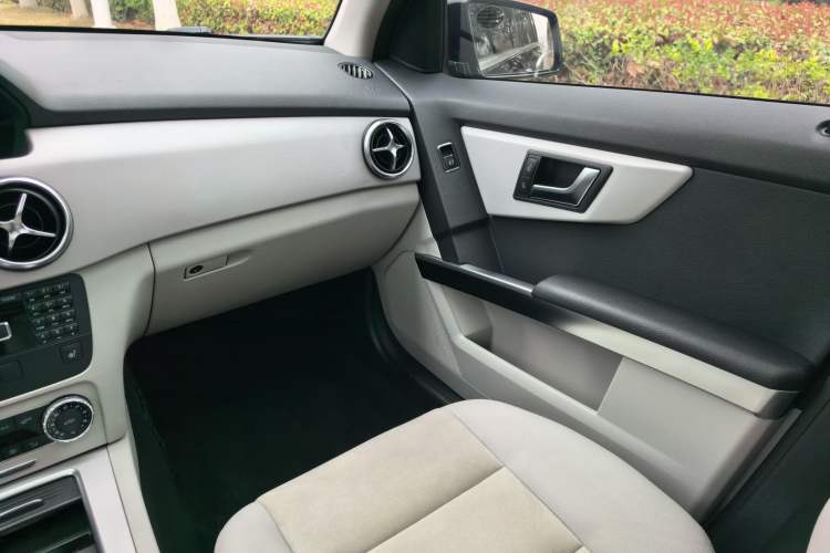 Used Mercedes-Benz GLK-Class 2015 GLK 300 4MATIC Fashion Edition Ultimate Version
