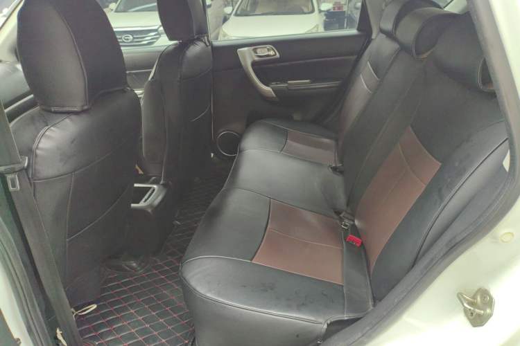 Used Haval H6 2015 Upgraded Model 1.5T Manual Two-Wheel Drive Urban Version