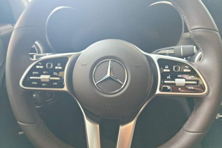 Used Mercedes-Benz GLC 2022 Facelifted GLC 260 L 4MATIC Dynamic Edition Interior 7