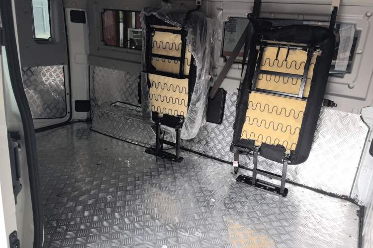 Used SRM New Energy E3 2025 Fudi 310KM Practical Passenger Vehicle
