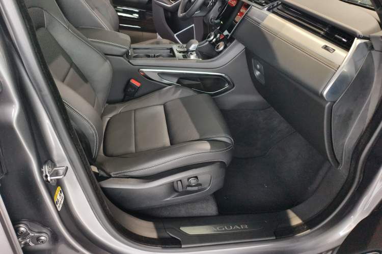 Used Jaguar F-PACE 2024 P250 R-Dynamic SE
