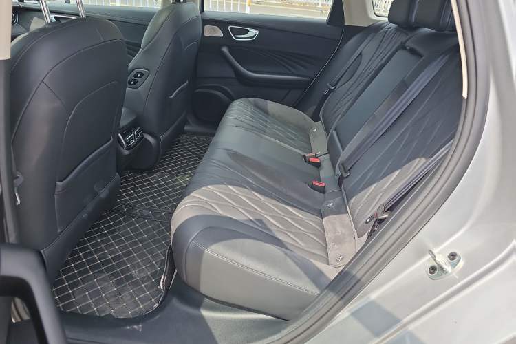 Used Roewe D7 2023 DMH 125km Flagship Edition
