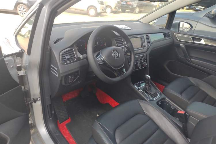 Used Volkswagen Golf Sportsvan 2016 230TSI Automatic Luxury Version