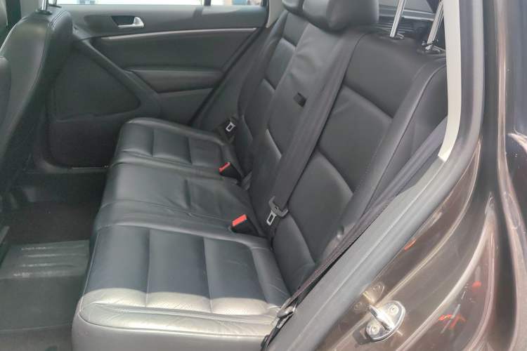 Used Volkswagen Tiguan L 2015 1.8TSI Automatic All-Wheel-Drive Luxury Model