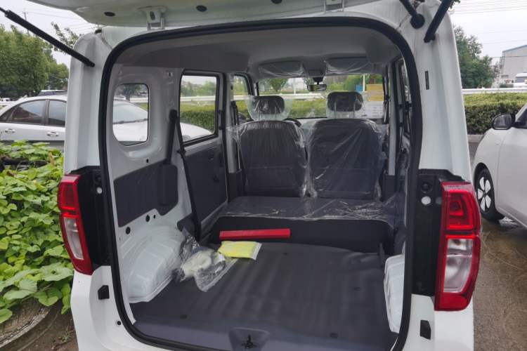 Used Wuling Zhiguang New Energy 2025 Standard Model