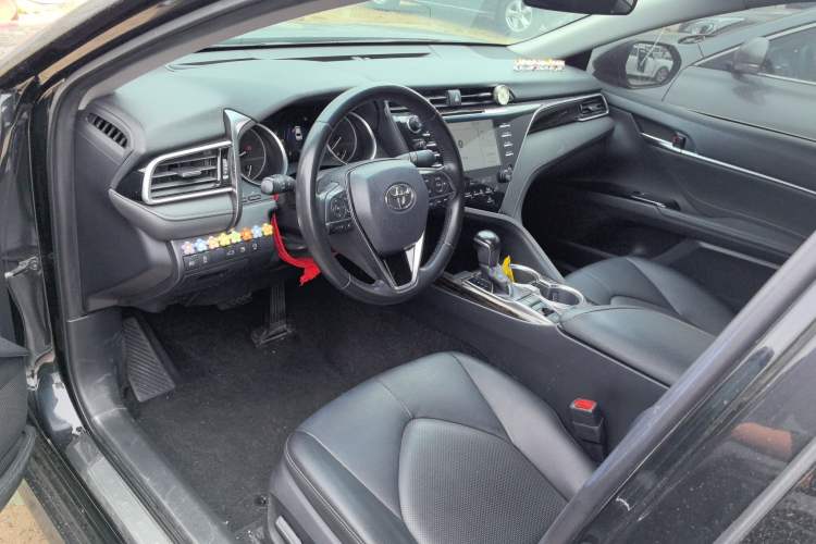 Used Toyota Camry 2018 2.5G Luxury Edition
