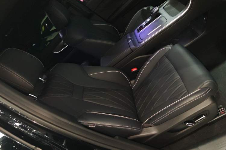 Used GAC Trumpchi GS8 2025 Linghang Series 2.0 TGDI Two-Wheel-Drive Luxury Edition 5 Seats