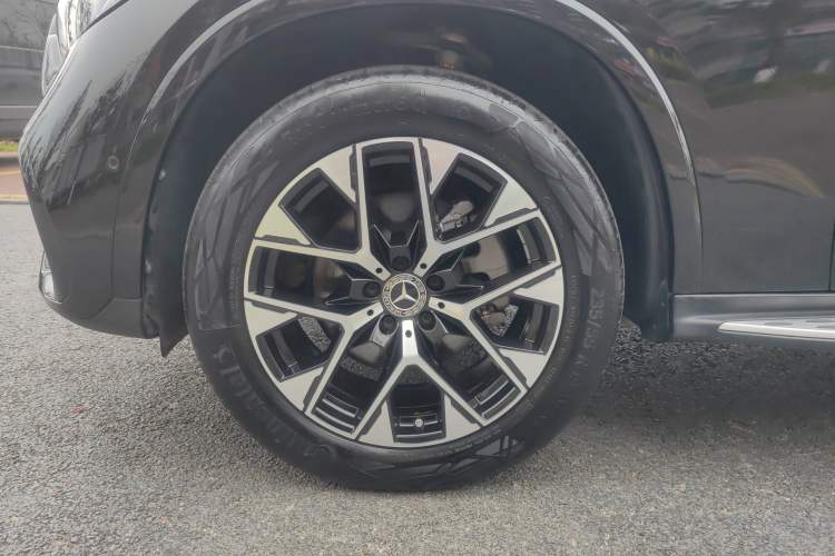 Used Mercedes-Benz GLC 2023 GLC 260 L 4MATIC Luxury Model 5 Seats
