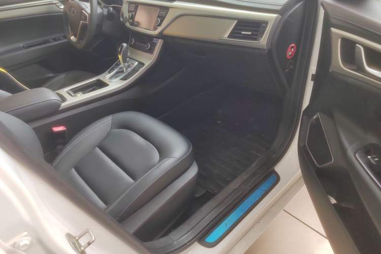 Used Geely Auto Emgrand GL 2017 1.8L DCT Elite Model
