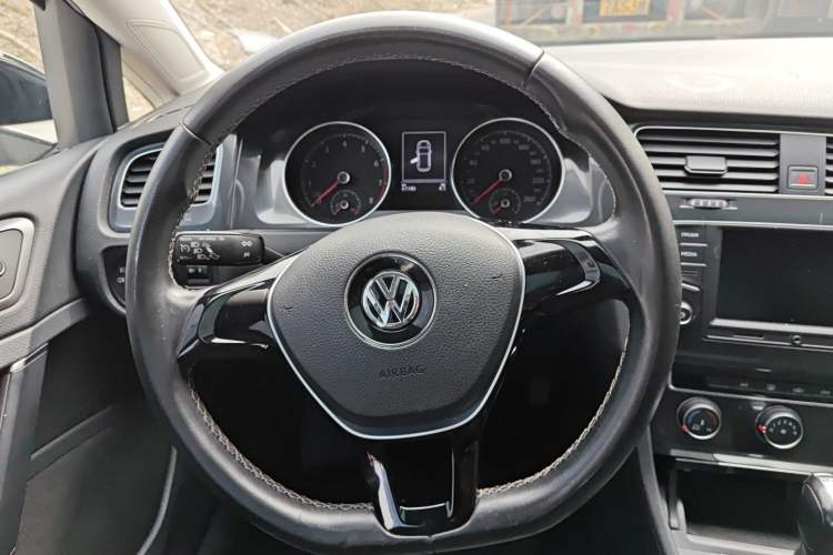 Used Volkswagen Golf 2017 230TSI Automatic Comfort Edition – Celebrating Milestone of One Million Units
