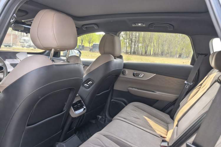 Used Chery Tiggo 8 PLUS 2025 290TGDI DCT Prestige 5-Seater Interior 1