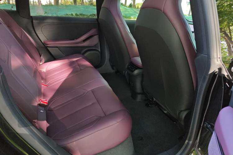 Used Nio ET5T 2024 75kWh Touring Interior 2