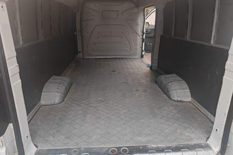 Used Farizon Xingxiang V 2023 V6E Ningde Times 41.86kWh Value Edition
