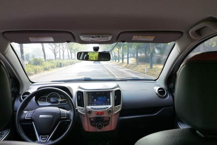 Used Haval H1 2016 Red-Label 1.5L AMT Luxury Model