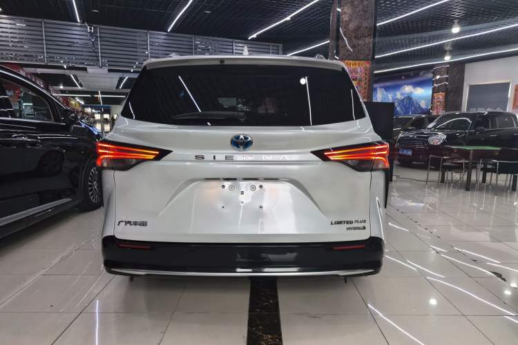 Used Toyota SIENNA 2021 2.5L Hybrid Ultimate Edition Exterior 5