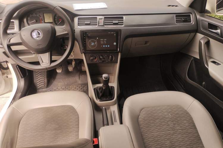 Used Skoda Rapid 2015 1.6L Manual Smart Selection Model