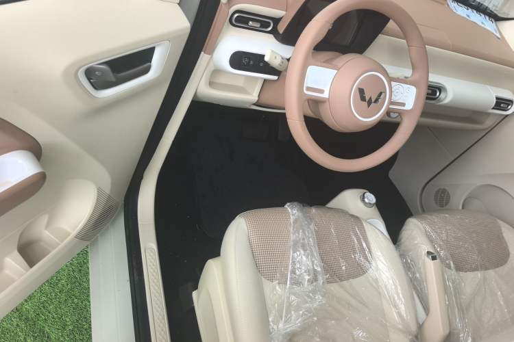 Used Wuling Hongguang MINIEV 2024 3rd Generation 215km Youth Edition