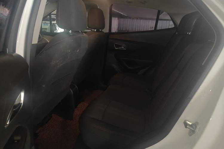 Used Buick Encore 2015 1.4T Automatic Two-Wheel Drive Urban Elite Version Interior 7