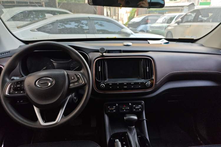 Used GAC Trumpchi GS3 2017 150N Automatic Elite Edition Center Console